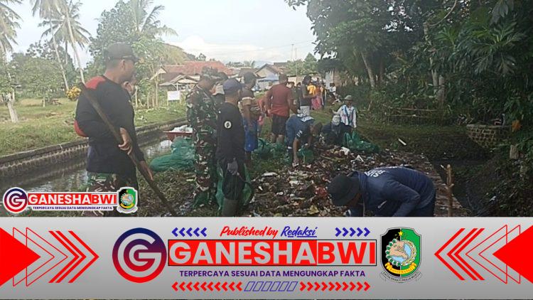 TNI Gandeng Sungai Watch Bersihkan Sungai di Gambiran Banyuwangi TNI Gandeng Sungai Watch Bersihkan Sungai di Gambiran Banyuwangi