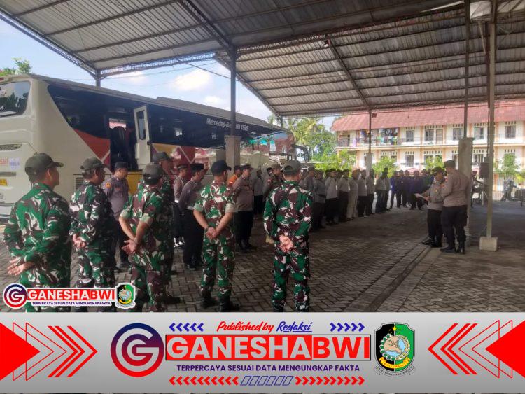 Koramil 06 Gambiran Bantu Amankan Pemberangkatan Jemaah Haji KBIH Amanatulloh
