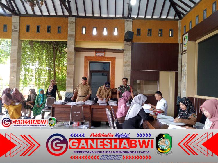 Babinsa Koramil Rogojampi Dampingi Penandatanganan PTSL untuk 200 Warga Desa Karangrejo Babinsa Koramil Rogojampi Dampingi Penandatanganan PTSL untuk 200 Warga Desa Karangrejo
