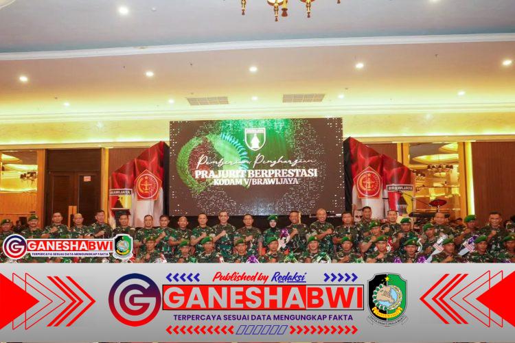 Babinsa Kodim 0825 Banyuwangi Raih Penghargaan Panglima TNI, Sertu Widi Hidayat Tuai Apresiasi atas Dedikasi Babinsa Kodim 0825 Banyuwangi Raih Penghargaan Panglima TNI, Sertu Widi Hidayat Tuai Apresiasi atas Dedikasi