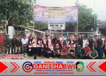 TNI AL dan Warga Gelar Aksi Bersih Pantai Jangkar, Dorong Kesadaran Jaga Laut