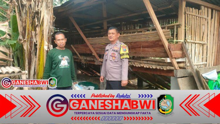 Bhabinkamtibmas Dukung Ketahanan Pangan dengan Pengecekan Kandang Kambing di Srono