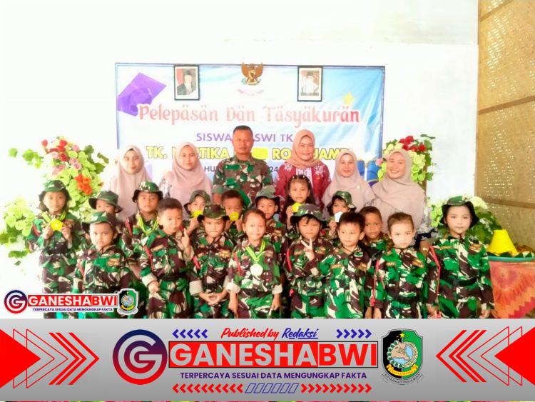 Danramil Rogojampi Hadiri Pelepasan TK Kartika IV-75, Dukung Pendidikan Generasi Emas Danramil Rogojampi Hadiri Pelepasan TK Kartika IV-75, Dukung Pendidikan Generasi Emas