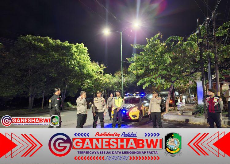 Polresta Banyuwangi Gelar Patroli Skala Besar Akhir Pekan, Ciptakan Situasi Aman dan Kondusif Polresta Banyuwangi Gelar Patroli Skala Besar Akhir Pekan, Ciptakan Situasi Aman dan Kondusif