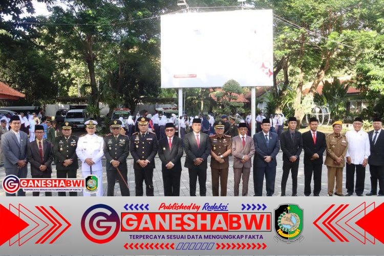 Upacara Hari Lahir Pancasila di Pemkab Banyuwangi, Dandim Tegaskan Pentingnya Semangat Produktif Berbasis Pancasila Upacara Hari Lahir Pancasila di Pemkab Banyuwangi, Dandim Tegaskan Pentingnya Semangat Produktif Berbasis Pancasila