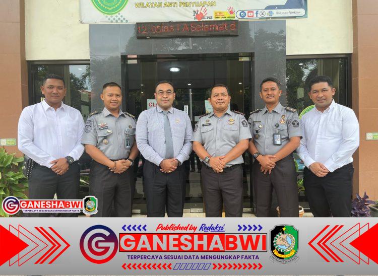 Lanjutkan Sinergi, Kalapas Banyuwangi Kunjungi PN dan Kejaksaan Lanjutkan Sinergi, Kalapas Banyuwangi Kunjungi PN dan Kejaksaan