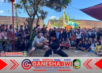 Wisatawan Asing Meriahkan Tradisi Mencak Sumping 2025 di Banyuwangi