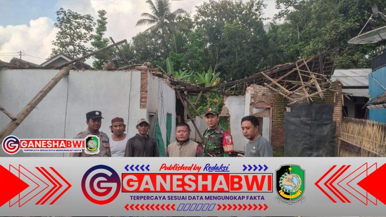 Babinsa Koramil Songgon Tanggap Evakuasi Rumah Roboh, Keluarga Fahrurroji Selamat