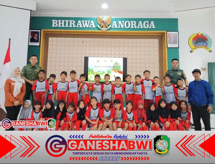 Gelas Wangi Ajak Siswa SDN 3 Panderejo Belajar Nilai Disiplin di Kodim 0825 Banyuwangi Gelas Wangi Ajak Siswa SDN 3 Panderejo Belajar Nilai Disiplin di Kodim 0825 Banyuwangi