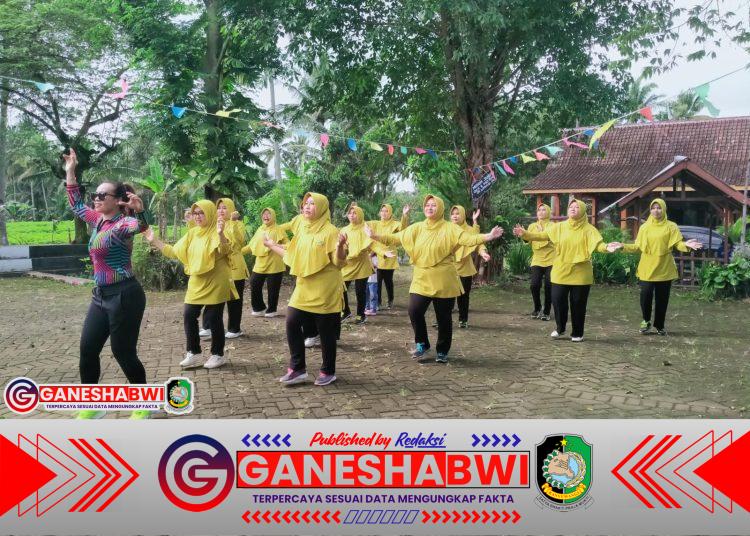 Persit Koramil Songgon Gelar Senam Aerobik di Taman Air Mbulu, Jaga Kebugaran dan Kekompakan Persit Koramil Songgon Gelar Senam Aerobik di Taman Air Mbulu, Jaga Kebugaran dan Kekompakan