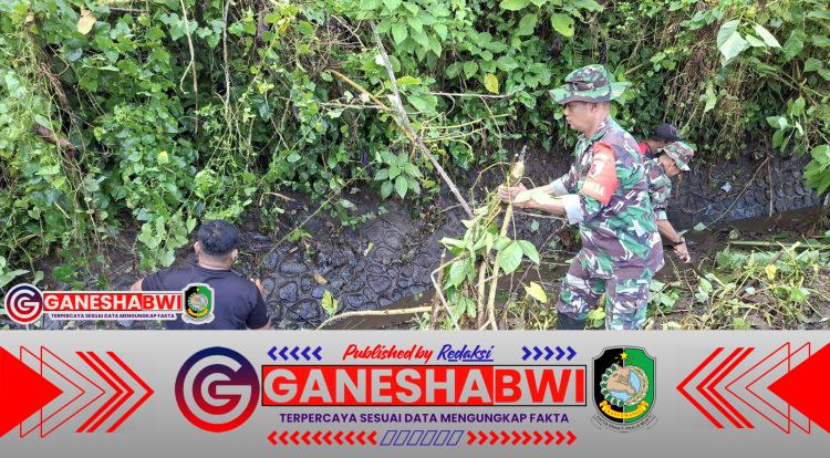 Babinsa Kalibaru Bersama Warga Bersihkan Bendungan Sumber Pangestu, Dukung Ketahanan Pangan Babinsa Kalibaru Bersama Warga Bersihkan Bendungan Sumber Pangestu, Dukung Ketahanan Pangan