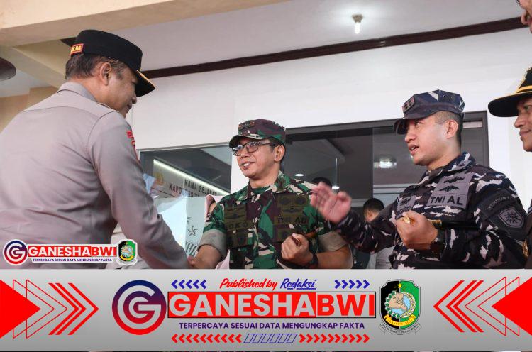 Dandim 0825/Banyuwangi Sambut Kapolda Jatim, Perkuat Sinergitas TNI-POLRI Dandim 0825/Banyuwangi Sambut Kapolda Jatim, Perkuat Sinergitas TNI-POLRI