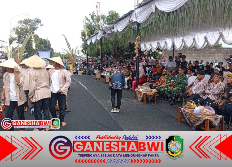 Babinsa Singojuruh Hadiri Pagelaran Bumi Angklung, Wujud Sinergi TNI dan Pelestarian Budaya Lokal Babinsa Singojuruh Hadiri Pagelaran Bumi Angklung, Wujud Sinergi TNI dan Pelestarian Budaya Lokal