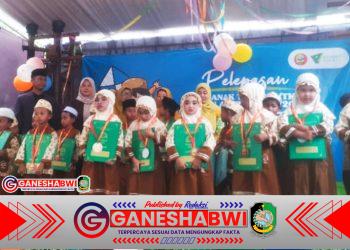 Wisuda TAPAS Rogojampi: Luluskan Santri Hafal Juz Amma dan Berakhlak Mulia Sejak Usia Dini