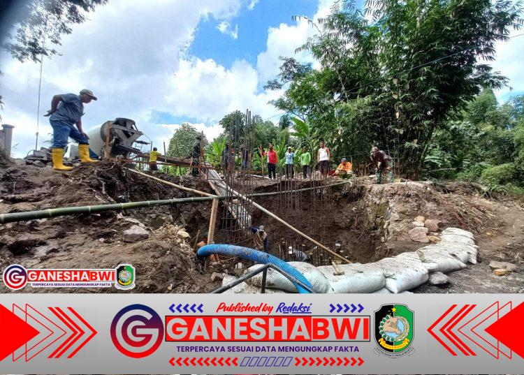 Babinsa Kodim 0825 Banyuwangi Mulai Pengecoran Jembatan Penghubung untuk TMMD 125 Babinsa Kodim 0825 Banyuwangi Mulai Pengecoran Jembatan Penghubung untuk TMMD 125