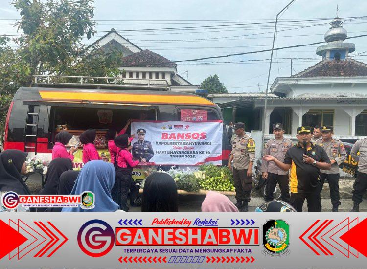Wayang Golek dan Sayur Gratis, Polresta Banyuwangi Gelar “Mayur Kamtibmas” Sambut Hari Bhayangkara ke-79 Wayang Golek dan Sayur Gratis, Polresta Banyuwangi Gelar “Mayur Kamtibmas” Sambut Hari Bhayangkara ke-79