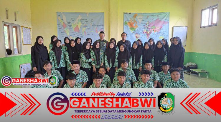 Babinsa Kalibaru Beri Pembekalan Anti Kenakalan Remaja dan Narkoba di MTs Miftahul Jadid