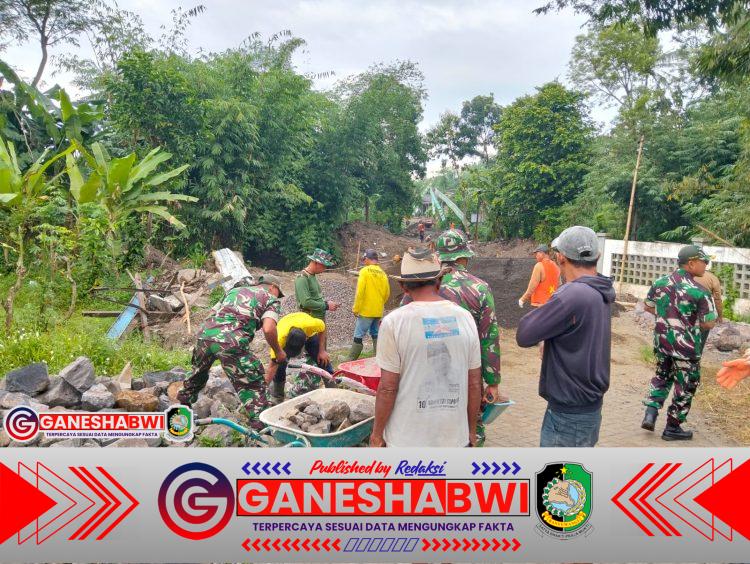 Babinsa Kodim 0825/Banyuwangi Tunjukkan Semangat PRODUKTIF Jelang TMMD ke-125