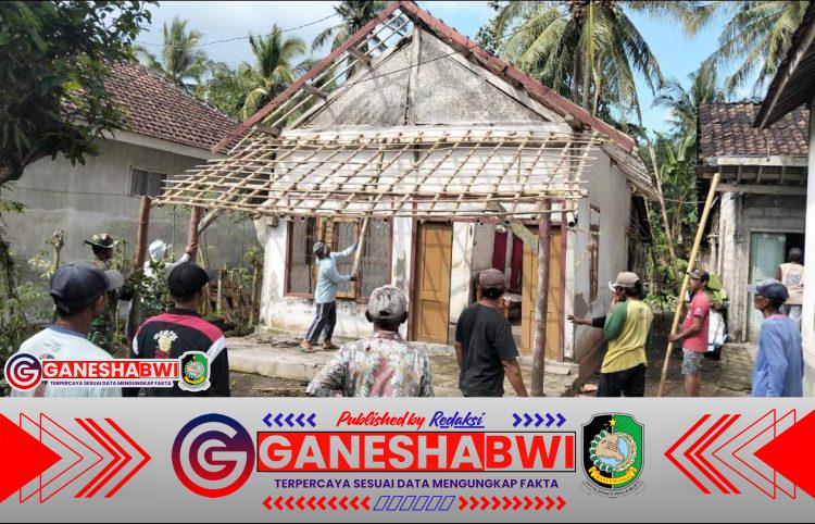 Pra-TMMD 125 Kodim Banyuwangi Renovasi Rumah Warga Tak Layak Huni, Babinsa dan Warga Kompak Gotong Royong