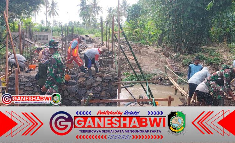 Angkong Jadi Mitra PRODUKTIF Babinsa dalam TMMD 125 Kodim Banyuwangi di Siliragung Angkong Jadi Mitra PRODUKTIF Babinsa dalam TMMD 125 Kodim Banyuwangi di Siliragung