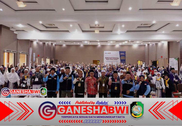 Jamaah Haji Banyuwangi Kloter SUB-44 Tiba Lebih Awal, Disambut Haru di Sukolilo Jamaah Haji Banyuwangi Kloter SUB-44 Tiba Lebih Awal, Disambut Haru di Sukolilo