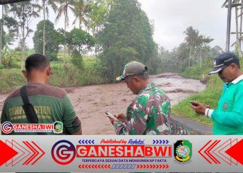 Koramil 0825/20 Songgon Pantau Peningkatan Debit Air Sungai Badeng di Dam Tengoro 1 Songgon