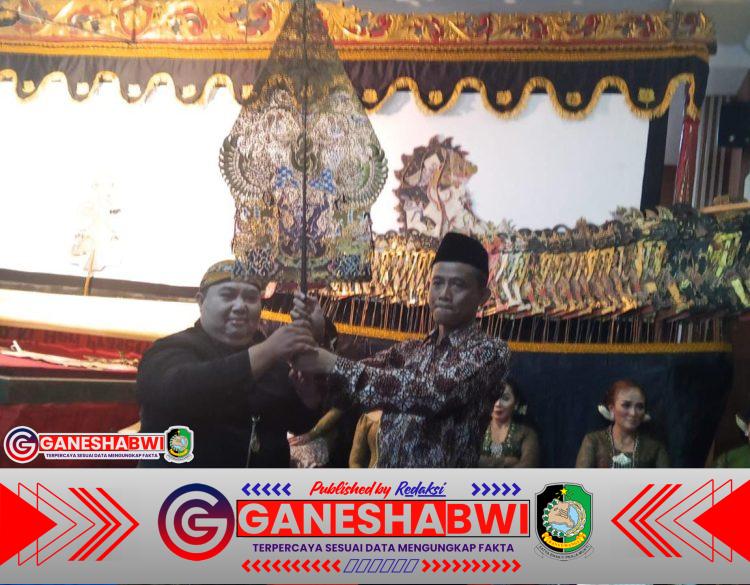 Bersih Desa Grebek Suro, Desa Tegaldlimo Meriahkan Muharram dengan Wayang Kulit