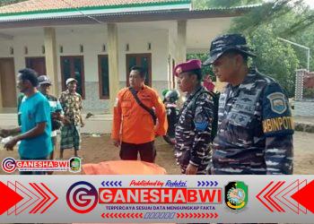 TNI AL dan Tim SAR Gabungan Evakuasi Jenazah Nelayan Hilang di Perairan Panarukan
