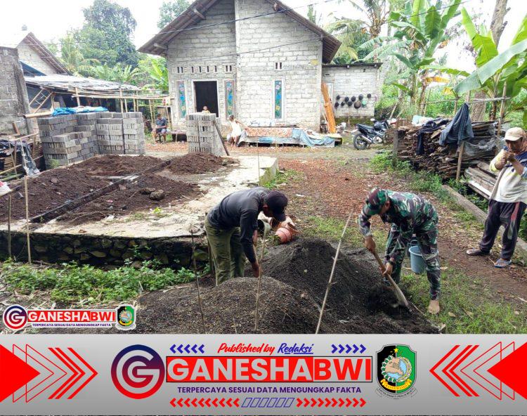 Koramil Srono Bersama Warga Sukomaju Gotong Royong Perbaiki Rumah Terdampak Puting Beliung Koramil Srono Bersama Warga Sukomaju Gotong Royong Perbaiki Rumah Terdampak Puting Beliung