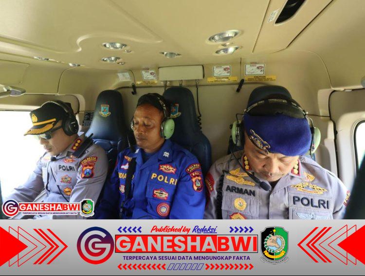 Kapolresta Banyuwangi dan Pejabat Polda Jatim Pantau Pencarian Korban KMP Tunu Pratama Jaya dari Udara