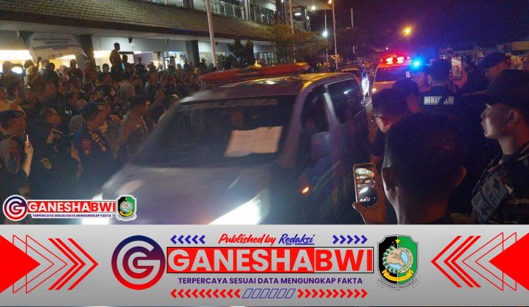 Jenazah Korban Meninggal KMP Tunu Pratama Jaya Dipulangkan ke Keluarga di Banyuwangi Jenazah Korban Meninggal KMP Tunu Pratama Jaya Dipulangkan ke Keluarga di Banyuwangi