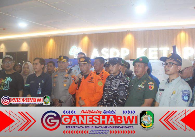 Anggota Kodim 0825 Banyuwangi Siaga di Posko SAR Penanganan Korban KMP Tunu Pratama Jaya