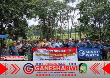 Aksi Produktif Kodim 0825/Banyuwangi Bersama Sungai Watch Bersihkan Sampah di Sungai Alas Malang