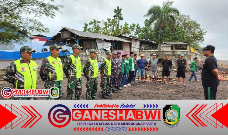 Danramil Rogojampi Pimpin Penyisiran Pesisir Bantu Pencarian Korban KMP Tunu Pratama Jaya Danramil Rogojampi Pimpin Penyisiran Pesisir Bantu Pencarian Korban KMP Tunu Pratama Jaya