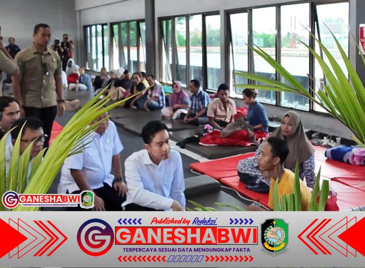 Wapres Gibran Tinjau Posko KMP Tunu Pratama Jaya, Temui Keluarga Korban di Pelabuhan Ketapang Banyuwangi Wapres Gibran Tinjau Posko KMP Tunu Pratama Jaya, Temui Keluarga Korban di Pelabuhan Ketapang Banyuwangi