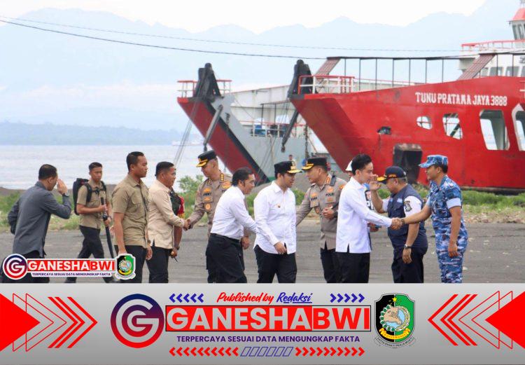 Danrem 083/Baladhika Jaya dan Dandim 0825 Banyuwangi Dampingi Wapres Gibran Tinjau Penanganan Tragedi KMP Tunu Pratama Jaya Danrem 083/Baladhika Jaya dan Dandim 0825 Banyuwangi Dampingi Wapres Gibran Tinjau Penanganan Tragedi KMP Tunu Pratama Jaya