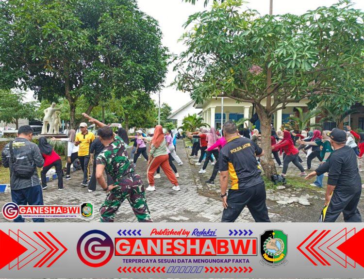 Senam Bersama Instansi Kecamatan Purwoharjo, Wujudkan Sinergi dan Semangat Hidup Sehat