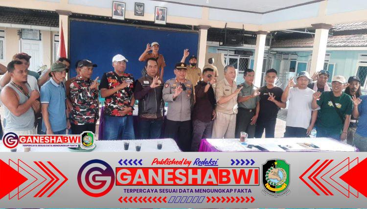 Babinsa Koramil 0825/20 Songgon Hadiri Mediasi Aktivitas Dump Truk Jumbo Pengangkut Pasir