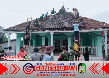 TNI dan Warga Lintas Agama Bersatu Renovasi Masjid Darun Naim di Songgon