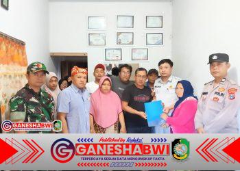 Babinsa Kabat Dampingi Penyaluran Santunan Jasa Raharja kepada Keluarga Korban KMP Tunu Pratama Jaya