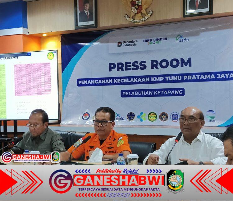 Danramil Kalipuro Hadiri Press Room Penanganan Kecelakaan KMP Tunu Pratama Jaya, Tegaskan Sinergi dan Dukungan TNI