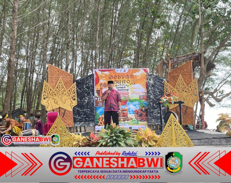 Ribuan Warga Padati Gebyar Suro di Pantai Gumuk Kantong, TNI Jaga Sinergi dan Budaya Lokal Ribuan Warga Padati Gebyar Suro di Pantai Gumuk Kantong, TNI Jaga Sinergi dan Budaya Lokal