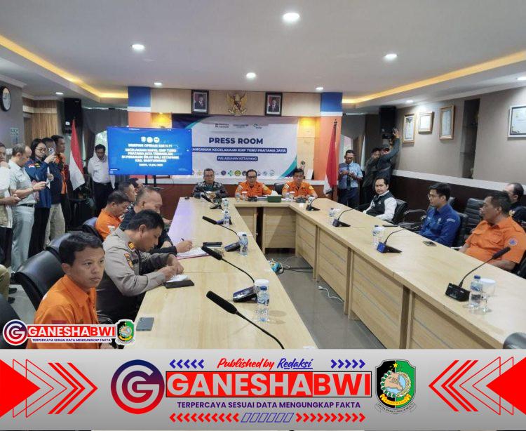 Dandim 0825 Banyuwangi Ikuti Briefing SARNAS Hari ke-11 Pencarian Korban KMP Tunu Pratama Jaya Dandim 0825 Banyuwangi Ikuti Briefing SARNAS Hari ke-11 Pencarian Korban KMP Tunu Pratama Jaya