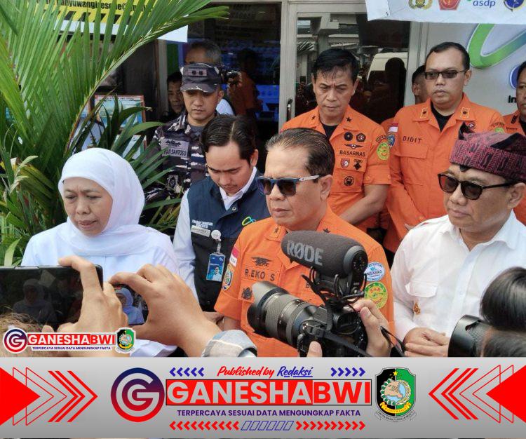 Danramil Kalipuro Dampingi Kunjungan Gubernur Jatim ke Posko Basarnas Pencarian Korban KMP Tunu Pratama Jaya Danramil Kalipuro Dampingi Kunjungan Gubernur Jatim ke Posko Basarnas Pencarian Korban KMP Tunu Pratama Jaya