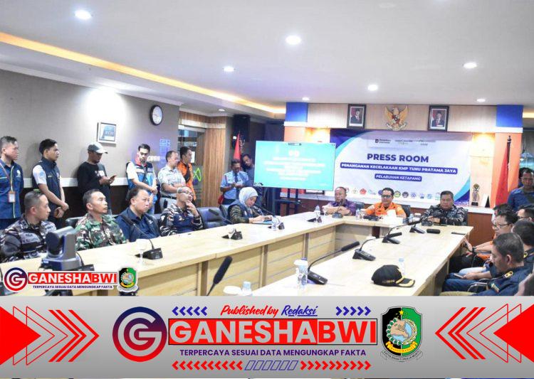 Danramil Kalipuro Hadiri Evaluasi Operasi SAR Hari ke-12 Kecelakaan KMP Tunu Pratama Jaya Danramil Kalipuro Hadiri Evaluasi Operasi SAR Hari ke-12 Kecelakaan KMP Tunu Pratama Jaya