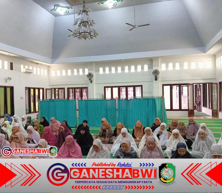 Persit Kodim 0825 Banyuwangi Gelar Shalat Gaib untuk Korban KMP Tunu Pratama Jaya Persit Kodim 0825 Banyuwangi Gelar Shalat Gaib untuk Korban KMP Tunu Pratama Jaya