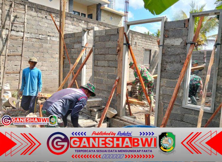 Babinsa Kodim 0825/Banyuwangi Bangun Rumah Harapan Bapak Jemirin Lewat Pra TMMD 125 Babinsa Kodim 0825/Banyuwangi Bangun Rumah Harapan Bapak Jemirin Lewat Pra TMMD 125