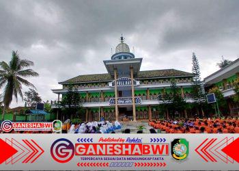 Babinsa Koramil Bangorejo Tanamkan Disiplin dan Nasionalisme kepada 400 Santri Ponpes Sunan Ampel