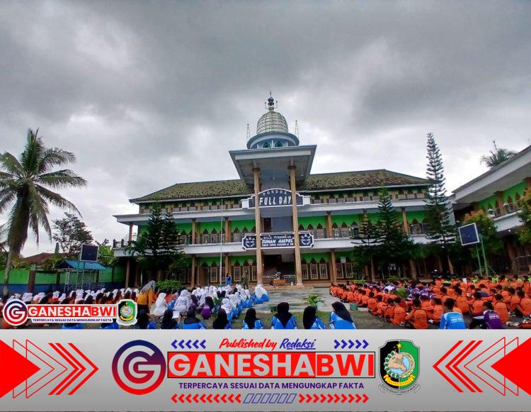 Babinsa Koramil Bangorejo Tanamkan Disiplin dan Nasionalisme kepada 400 Santri Ponpes Sunan Ampel