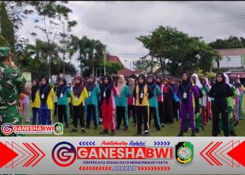 Babinsa Rogojampi Latih PBB Siswa Baru MTsN 10, Tanamkan Disiplin dan Karakter Sejak Dini